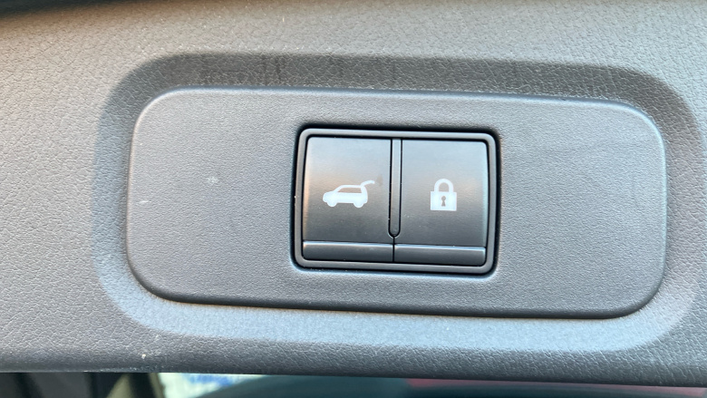 Nissan Qashqai 1.3 DiG-T MH Tekna 5dr Petrol Hatchback